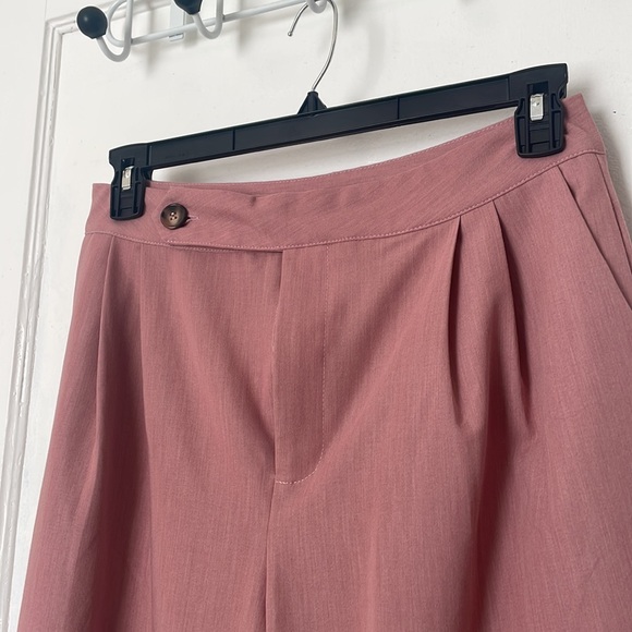 Pink trousers - Picture 2 of 5